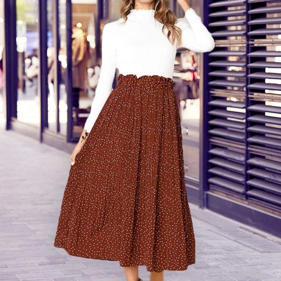 Dresses & Skirts - Brown/ burgundy midi length skirt NWT